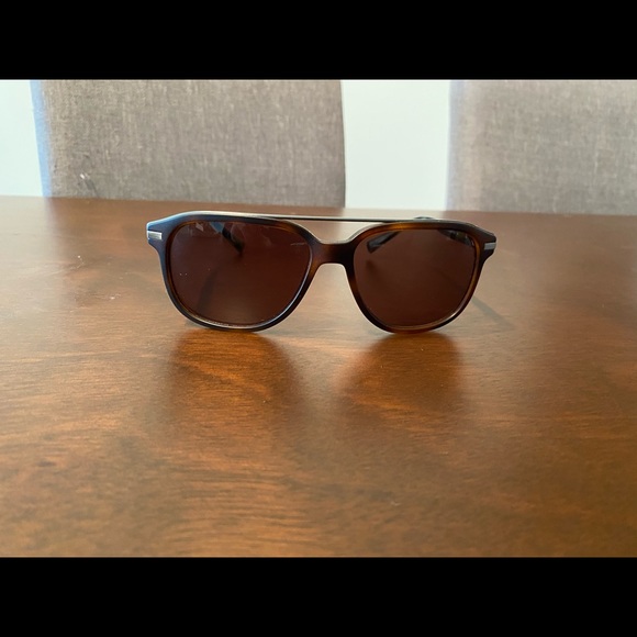 Burberry Unisex Sunglasses. Never worn with case